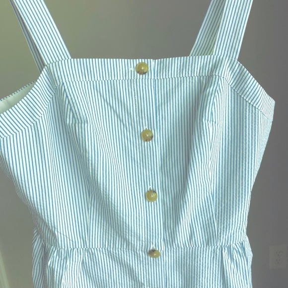 J CREW Buttoned Dress in Seersucker | Size 2 - Picture 5 of 8